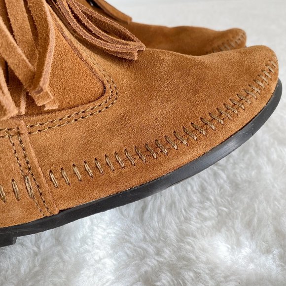 Minnetonka NWOT Women's 3-Layer Fringe Boot, Brown Suede, Size 7 - Picture 9 of 11
